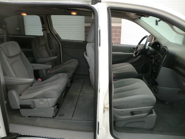 Dodge Grand Caravan 2005 photo 26
