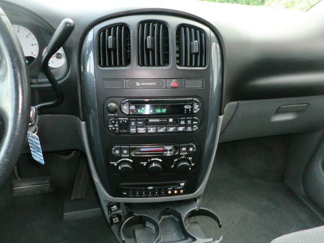 Dodge Grand Caravan 2005 photo 27