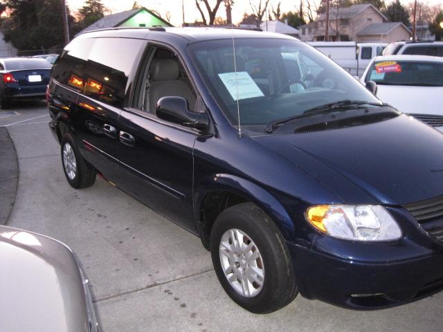 Dodge Grand Caravan 2005 photo 3