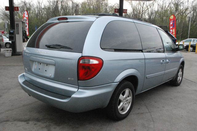 Dodge Grand Caravan 2005 photo 10