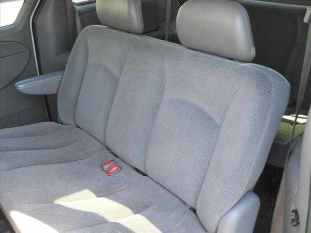 Dodge Grand Caravan 2005 photo 2
