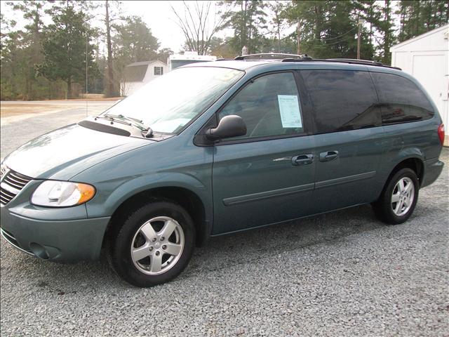 Dodge Grand Caravan 2005 photo 2