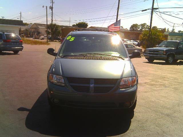Dodge Grand Caravan 2005 photo 2