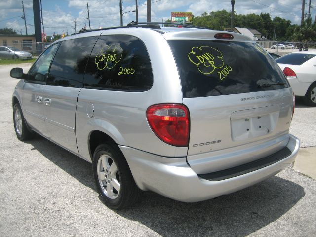 Dodge Grand Caravan 2005 photo 3