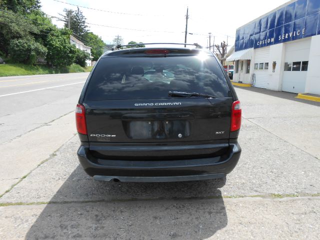 Dodge Grand Caravan 2005 photo 1