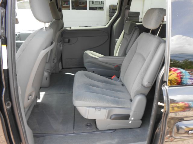 Dodge Grand Caravan 2005 photo 2