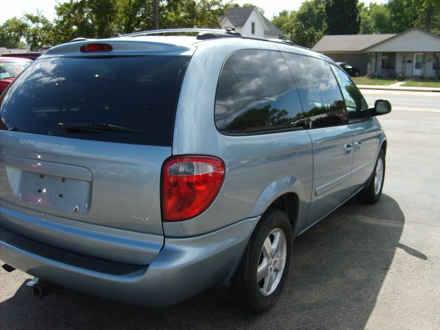 Dodge Grand Caravan 2005 photo 2