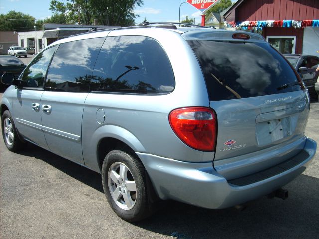 Dodge Grand Caravan 2005 photo 3