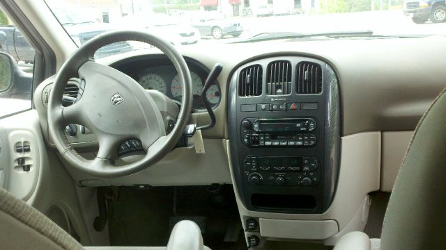 Dodge Grand Caravan 2005 photo 2