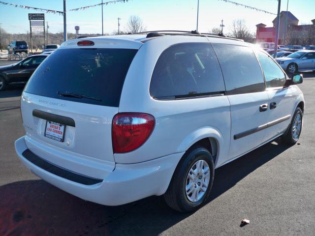 Dodge Grand Caravan 2005 photo 2