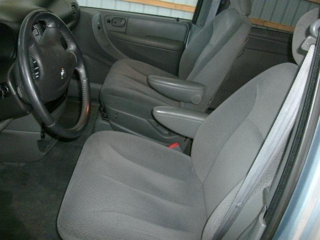 Dodge Grand Caravan 2005 photo 2
