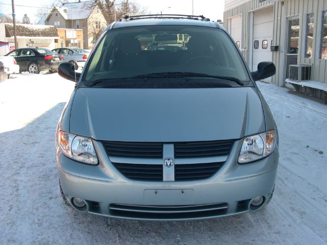 Dodge Grand Caravan 2005 photo 2