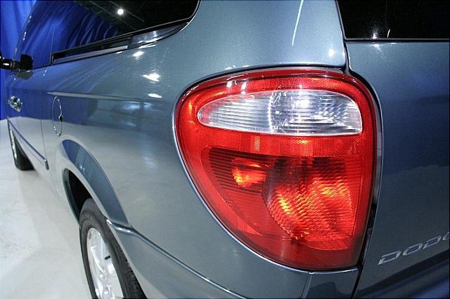 Dodge Grand Caravan 2005 photo 2