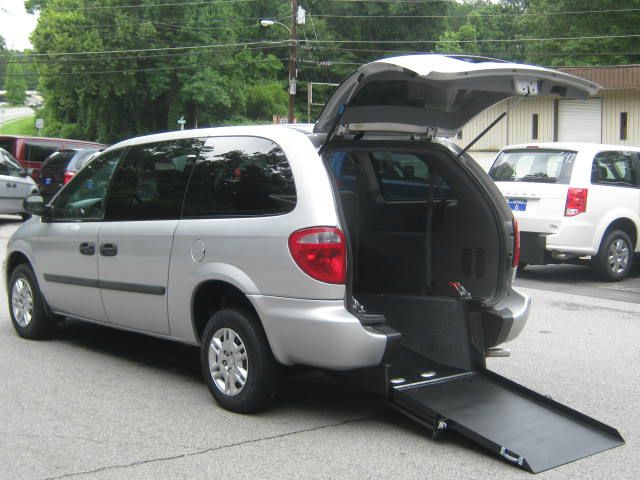 Dodge Grand Caravan 2006 photo 2