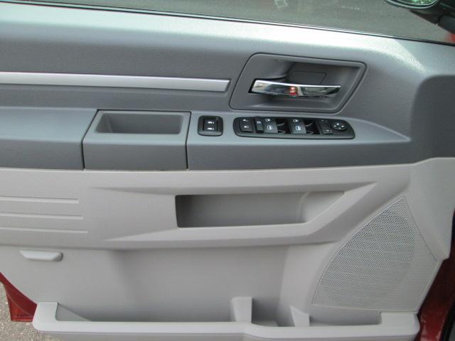 Dodge Grand Caravan 2008 photo 13