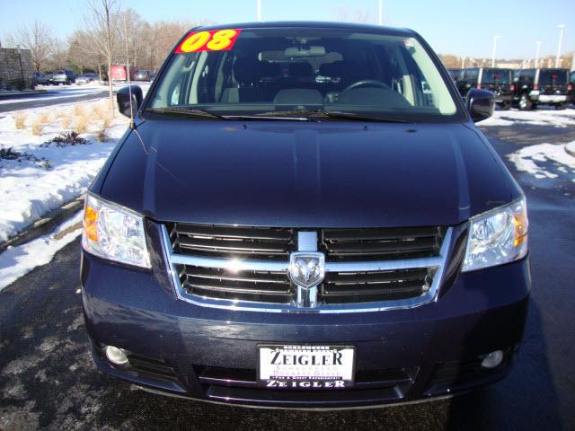 Dodge Grand Caravan 2008 photo 2