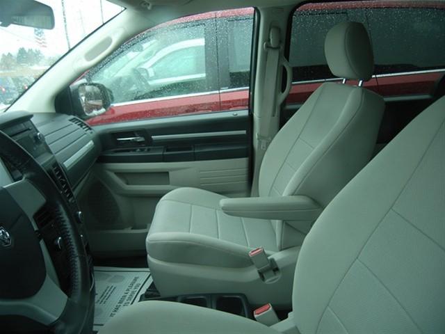 Dodge Grand Caravan 2008 photo 2