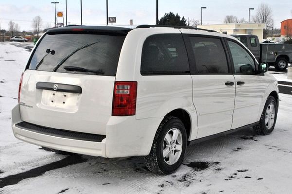 Dodge Grand Caravan 2008 photo 2