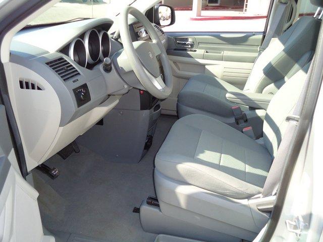 Dodge Grand Caravan 2008 photo 2