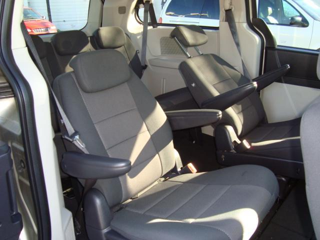 Dodge Grand Caravan 2008 photo 2