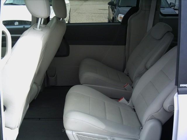 Dodge Grand Caravan 2008 photo 2