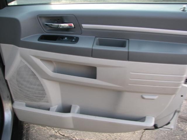 Dodge Grand Caravan 2009 photo 2