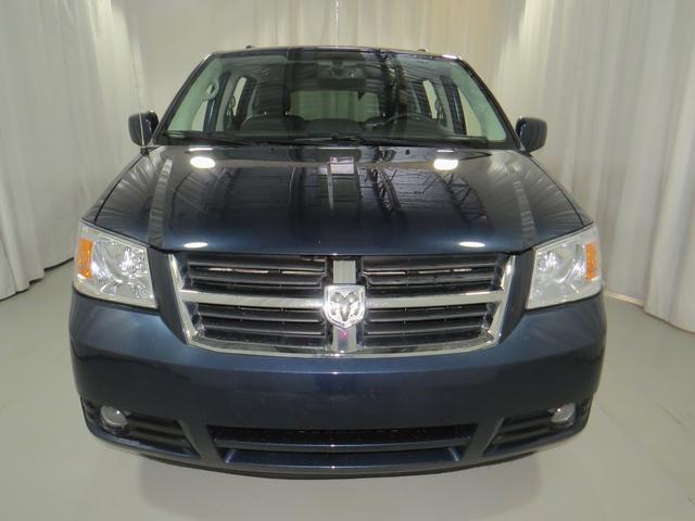 Dodge Grand Caravan 2009 photo 1