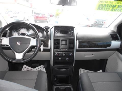 Dodge Grand Caravan 2009 photo 1