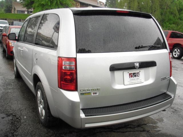 Dodge Grand Caravan 2010 photo 2