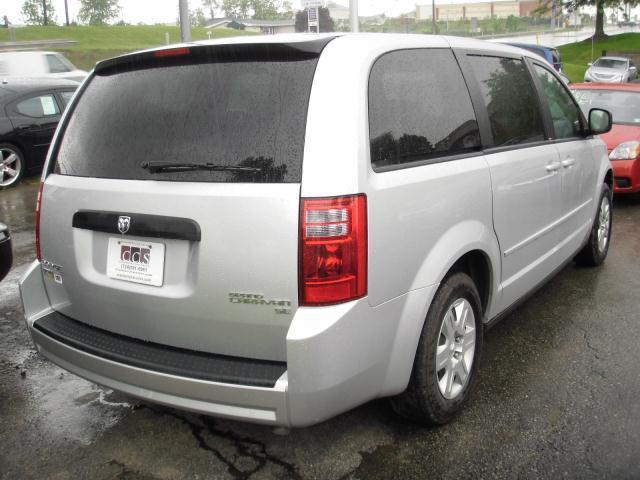 Dodge Grand Caravan 2010 photo 3