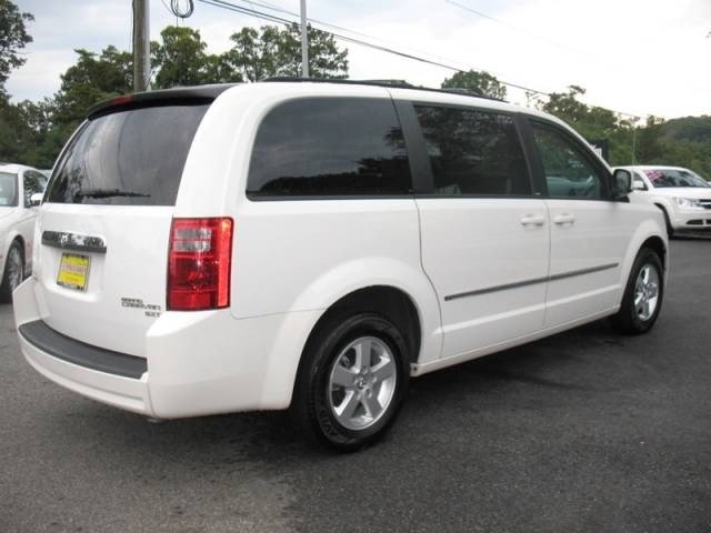 Dodge Grand Caravan 2010 photo 1