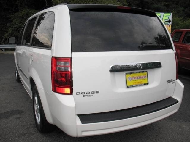 Dodge Grand Caravan 2010 photo 3