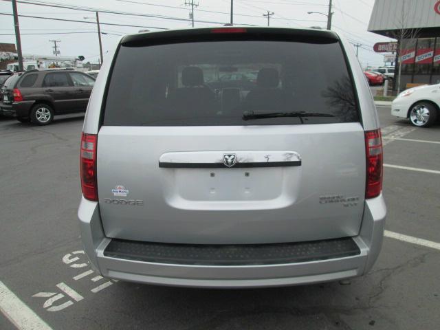 Dodge Grand Caravan 2010 photo 1