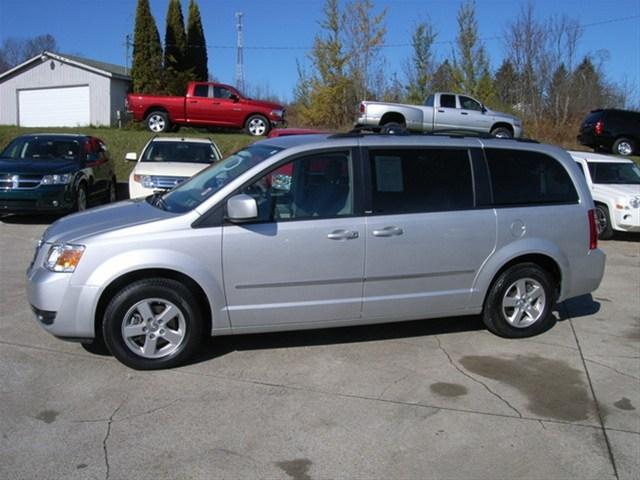 Dodge Grand Caravan 2010 photo 2