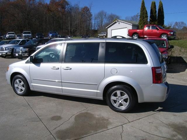 Dodge Grand Caravan 2010 photo 3
