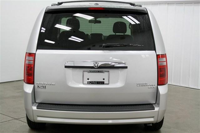 Dodge Grand Caravan 2010 photo 3