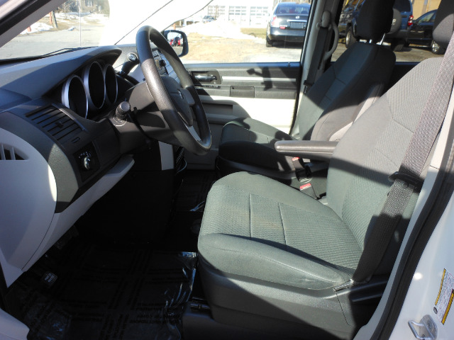 Dodge Grand Caravan 2010 photo 3