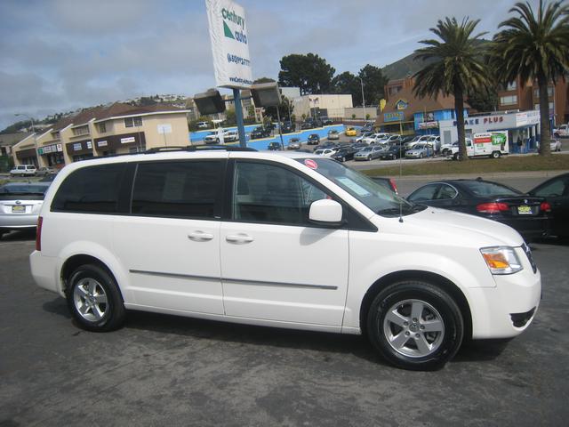Dodge Grand Caravan 2010 photo 2