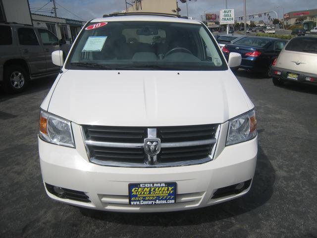 Dodge Grand Caravan 2010 photo 3