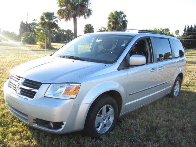 Dodge Grand Caravan 2010 photo 2
