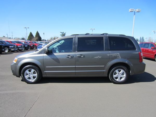Dodge Grand Caravan 2010 photo 1
