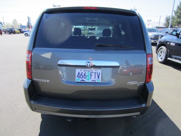 Dodge Grand Caravan 2010 photo 5