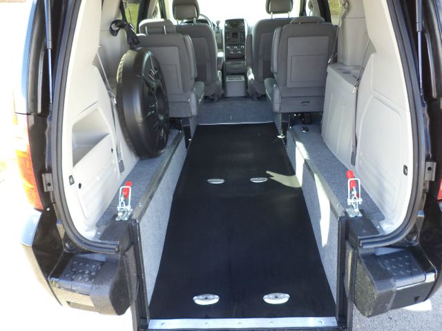 Dodge Grand Caravan 2010 photo 3