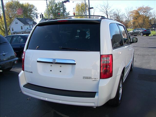 Dodge Grand Caravan 2010 photo 2