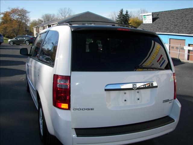 Dodge Grand Caravan 2010 photo 3