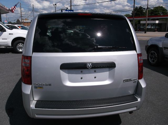 Dodge Grand Caravan 2010 photo 1