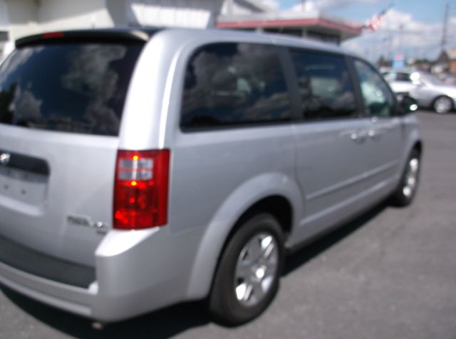 Dodge Grand Caravan 2010 photo 3