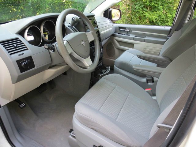Dodge Grand Caravan 2010 photo 54