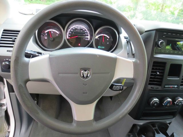 Dodge Grand Caravan 2010 photo 82
