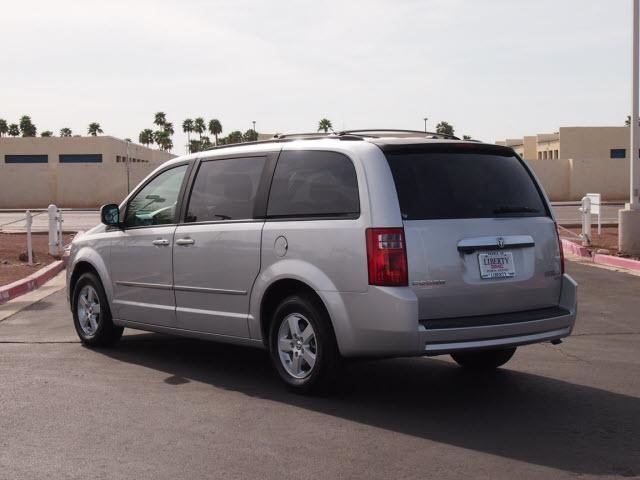 Dodge Grand Caravan 2010 photo 4